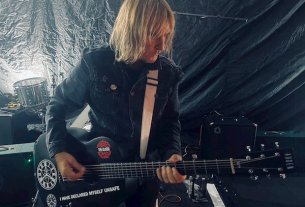 Mike Peters of the Alarm