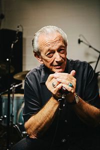 Charlie Musselwhite in Memphis Blues Brothers