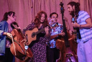 Redd & the Paper Flowers