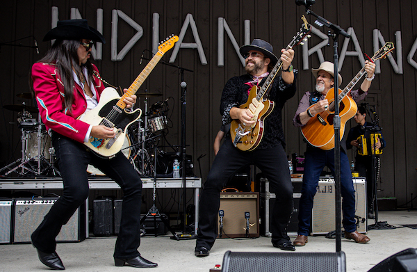 Show Review: The Mavericks and Friends Celebrate Raul Malo Legacy
